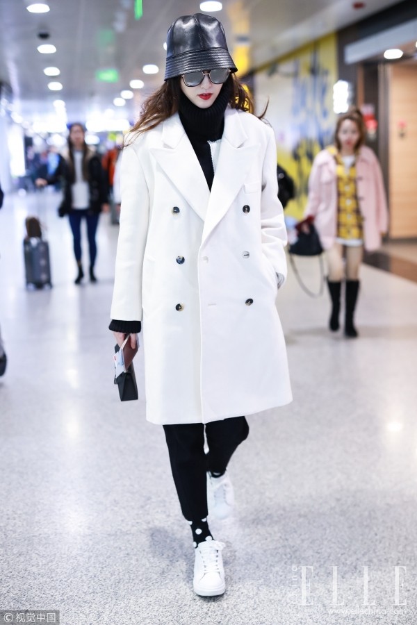 开春了,今天新闻,大衣+高领毛衣这对“官配”可以PICK了!