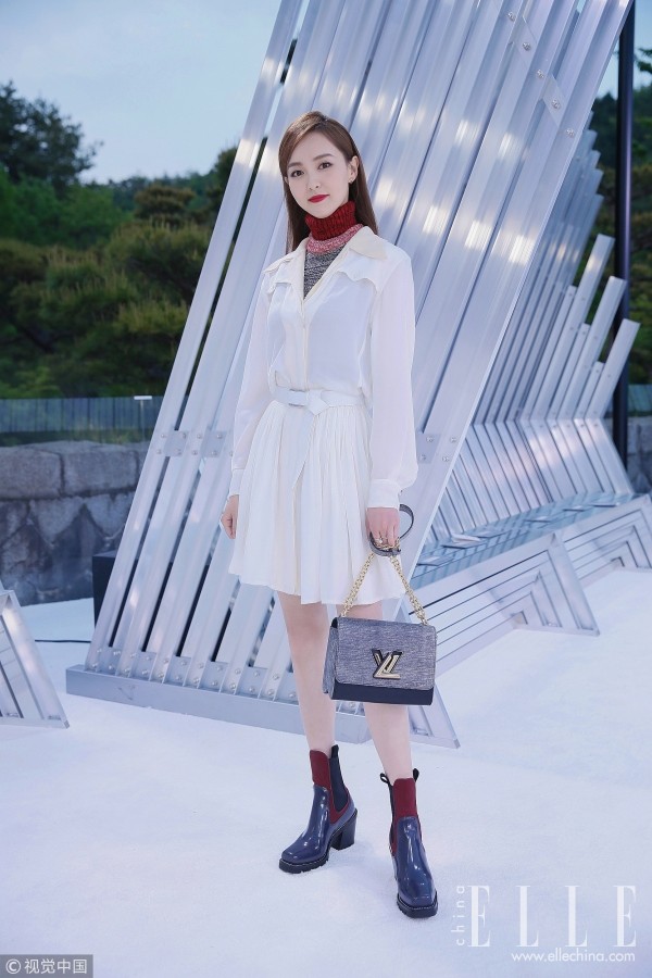 迫不及待想穿衬衫?搭毛衣外面呗