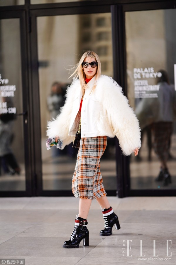 春节都爱穿红色,怎么配它才适合