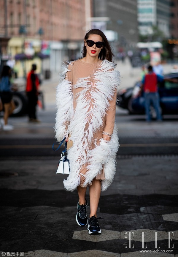 “羽毛LOOK”实不实用不谈,但宋茜穿着好看是真的!