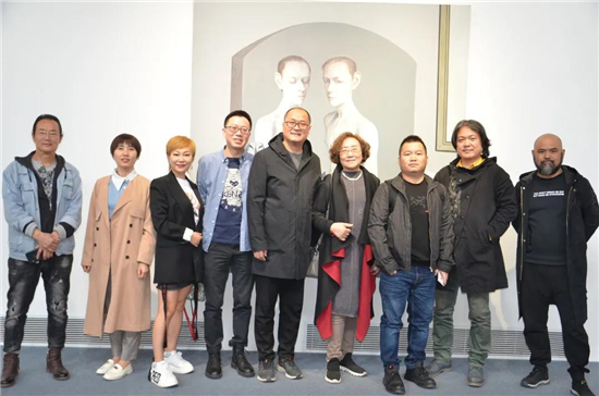 安堃 An Kun油画艺术展在朗空美术馆开幕,用安静的画面记录时代的镜像